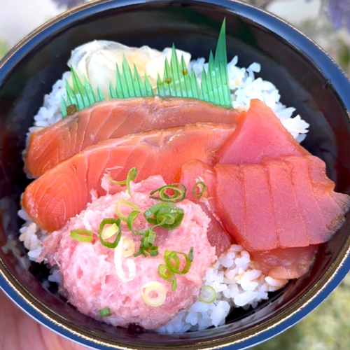 600円で買える贅沢。思わず通いたくなる熊谷「魚丼」の海鮮丼がすごかった