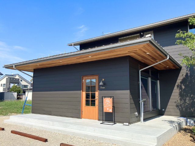 Restaurant Brown【8月28日オープン】