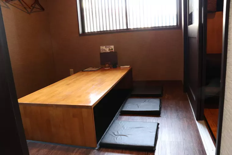 (2名での来店でも、個室を案内して頂けます♪広くて贅沢ですよね~!きっと彼女も大喜び。)