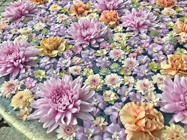 「行田八幡神社」の花手水