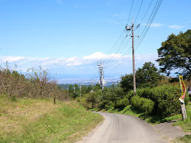 (帰るときの道からも、遠くの景色が見渡せます。）