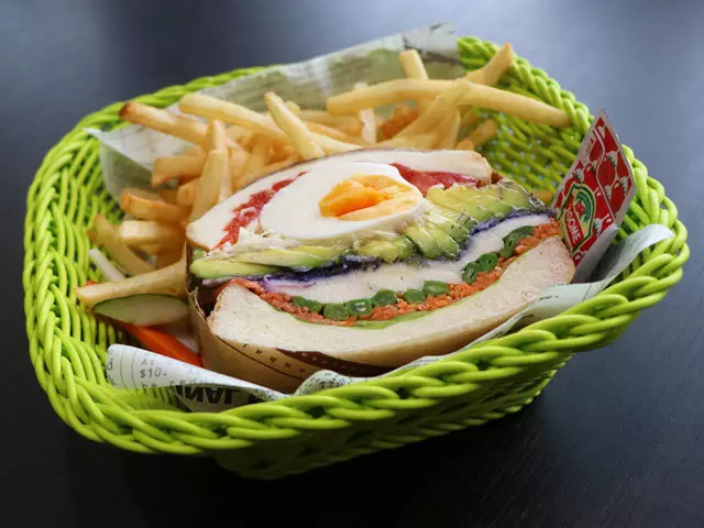 (レインボーサンド 単品990円 1,650円)