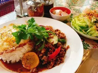 「バックパッカーズランチ」の本格エスニック