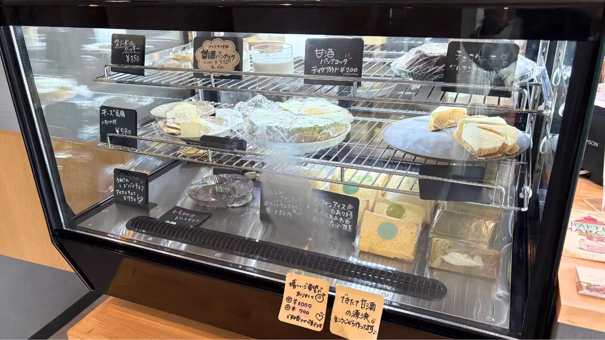 スイーツもすべて自家製。コーヒーにはやっぱり甘いものが欠かせません。